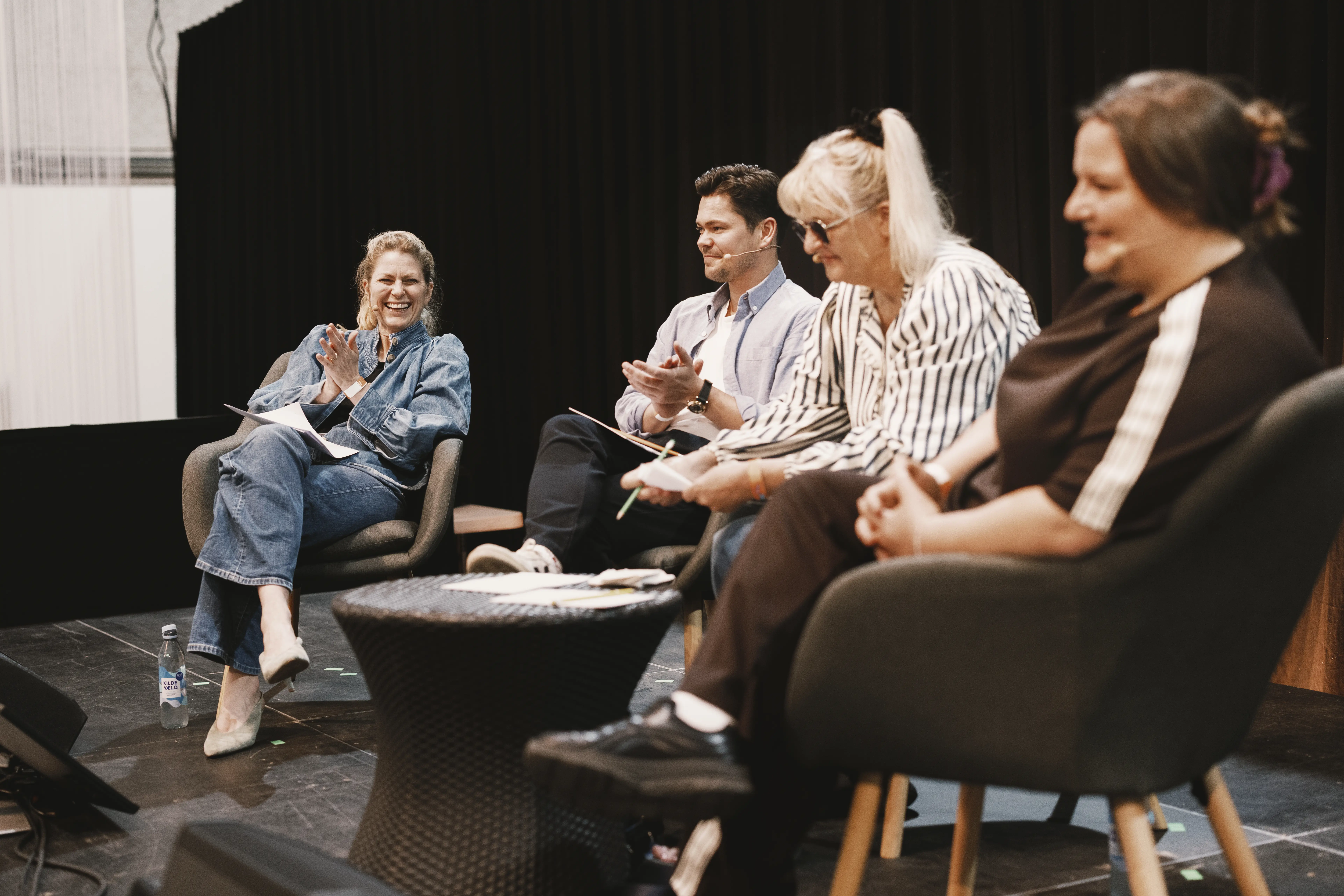Live på Fagenes Dage var Oliver Erritzøe, Vivian Røgind og Josefine Nedenskov Christensen. 