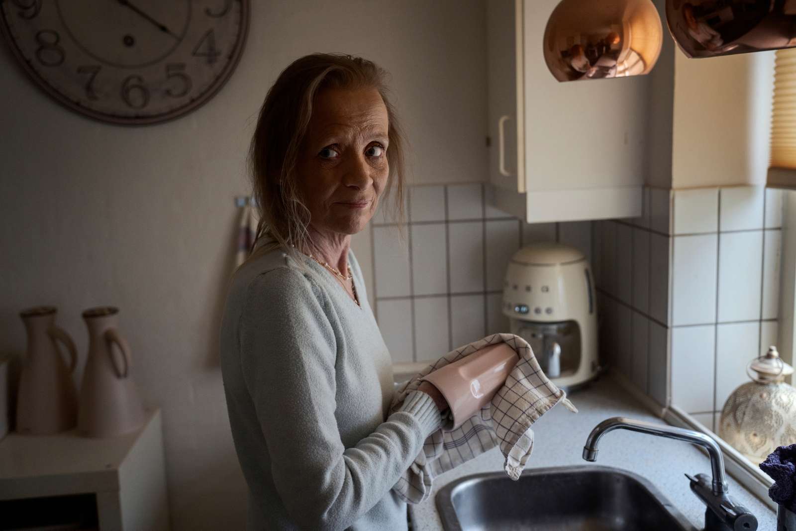 Helle måtte udsætte sin fars bisættelse i 14 dage: ”Der var en vagtplan ...
