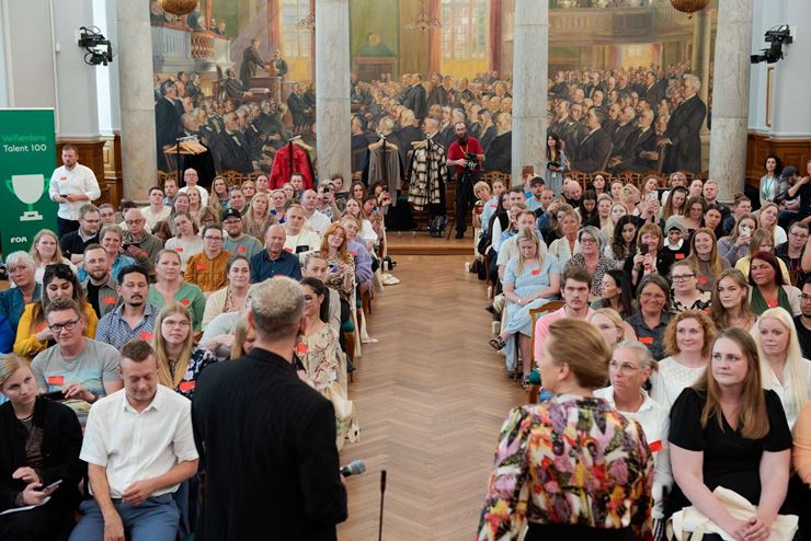 Der er fuldt hus i Fællessalen på Christiansborg, hvor Velfærdens Talent 100 i år bliver afholdt.  